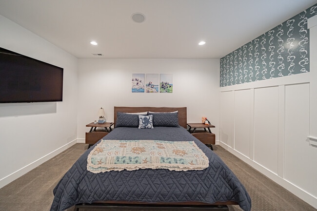 Building Photo - 949 Greenwillow Ln