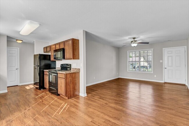 Building Photo - 555 S Old Sevierville Pike