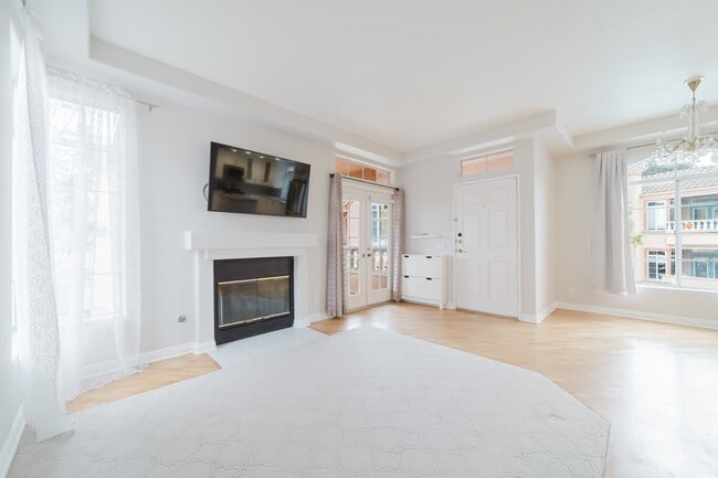 Building Photo - 3547 Cameo Dr
