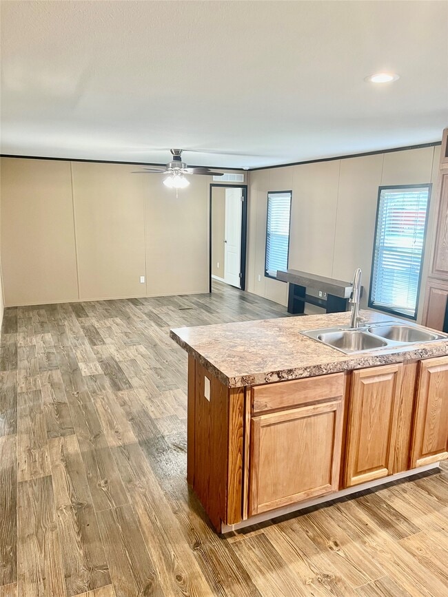 Building Photo - 21411 Russell Dr