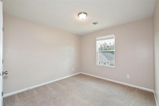 Building Photo - 15621 Briar Forest Dr