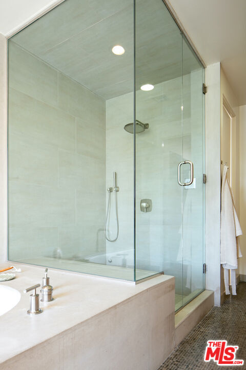 Building Photo - 2217 Grand Canal