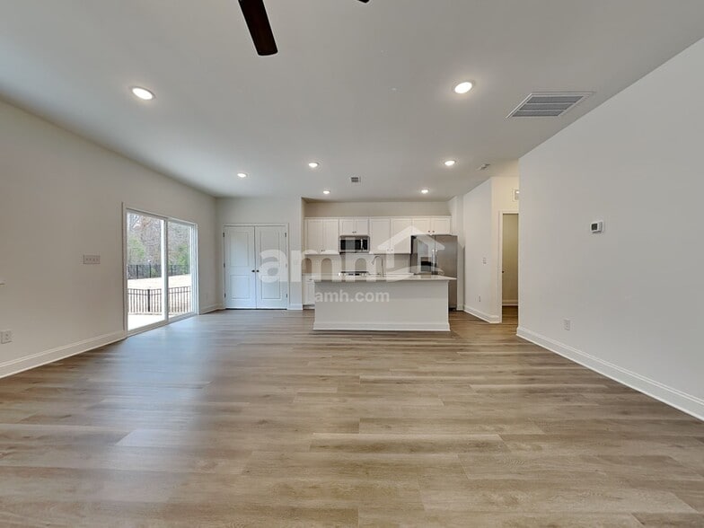 Building Photo - 1155 Livengood Wy