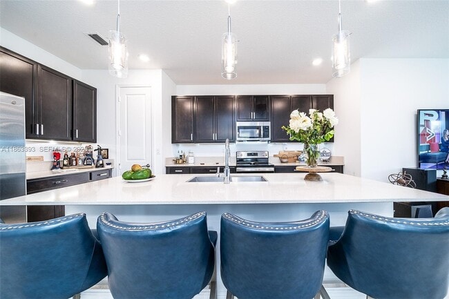 Building Photo - 4230 Rosa Dr