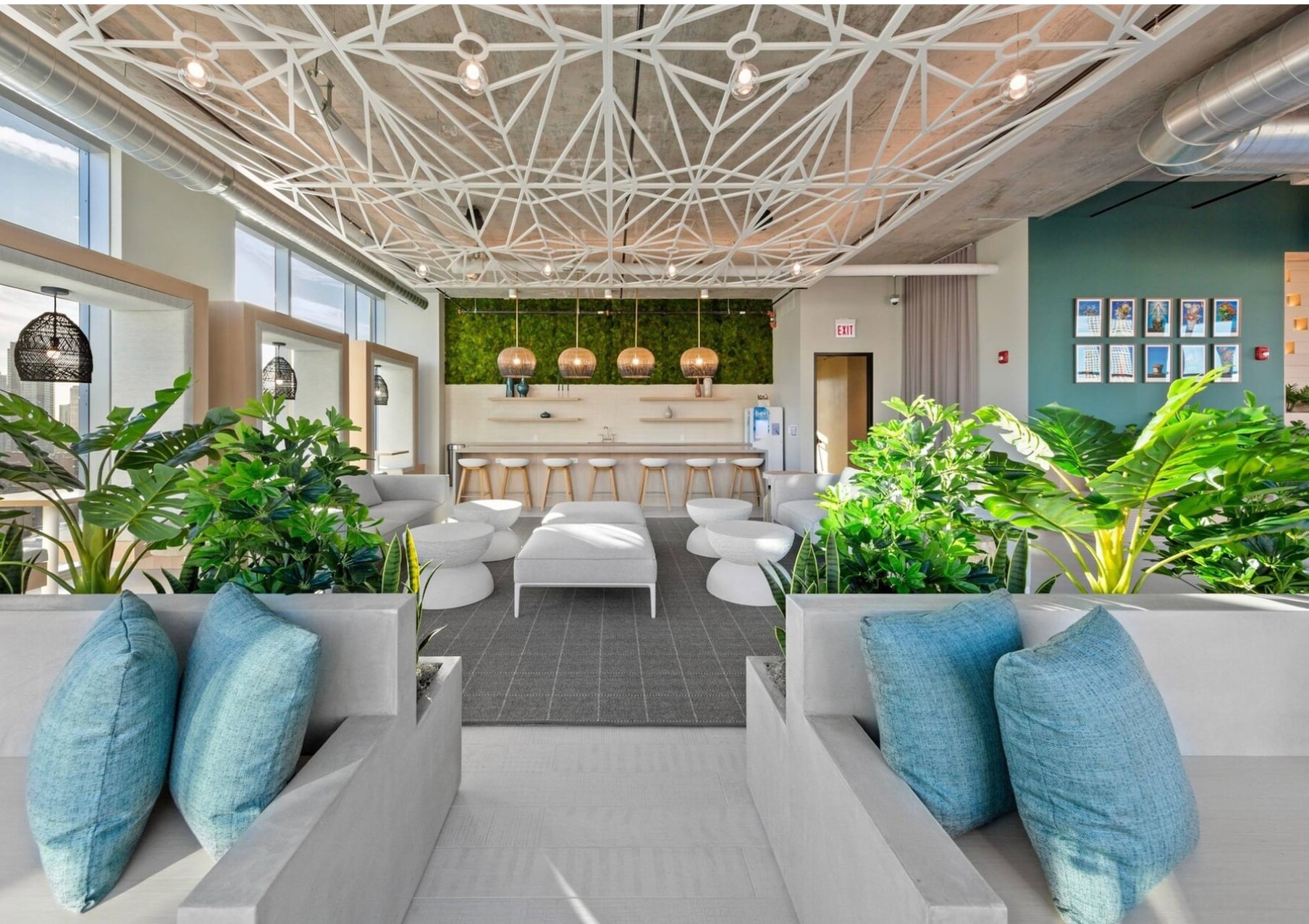 Additional WFH space + Resident Coffee Lounge - 216 W Chicago Ave