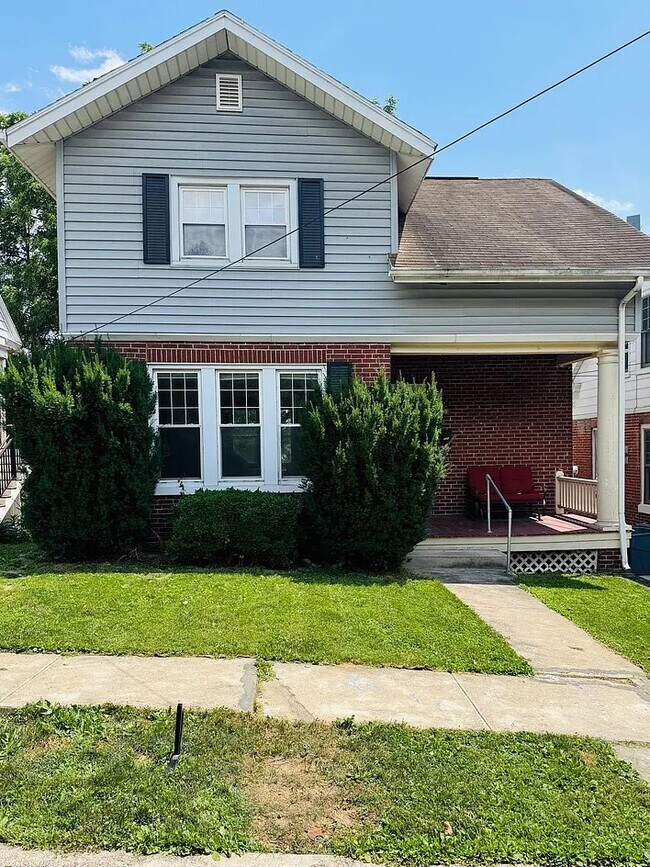 Primary Photo - 226 Walnut St