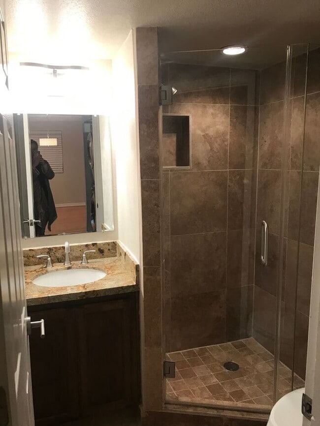 Building Photo - COMING SOON! Beautiful 2 Bed/2 Bath Condo ...