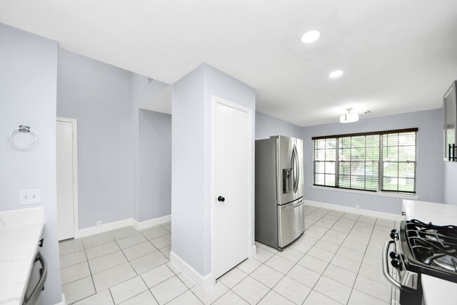 Building Photo - 2604 Eldridge Park Way