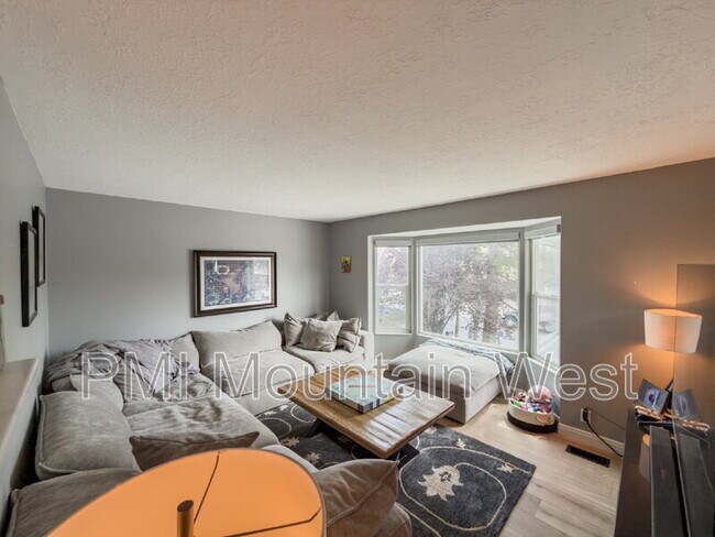 Building Photo - 4982 Aspen Shadow Ct