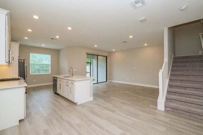 Building Photo - 4639 Almada Ln