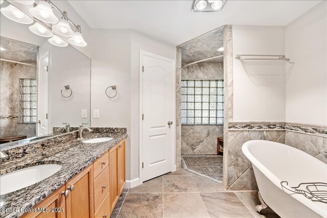 Building Photo - 5867 Treasure Ln