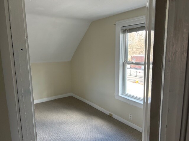 Building Photo - 90 Chapman St