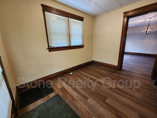 Building Photo - 1200 S 7th St
