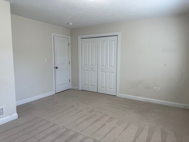 Building Photo - 55 Wenham Rd