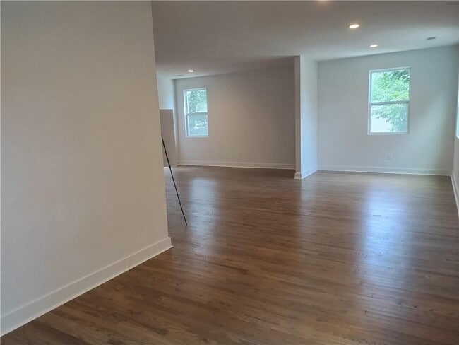 Building Photo - 3279 Elm St