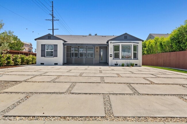Primary Photo - BEAUTIFUL CORNER HOUSE IN THE HEART OF VAL...