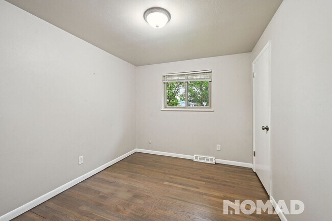 Building Photo - Spacious 5BR House in Aurora