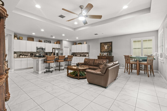 Building Photo - 1277 NW Leonardo Cir