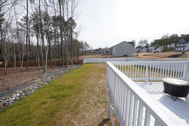 Building Photo - English Country Elegance Private 1/2 Acre Wooded Home site