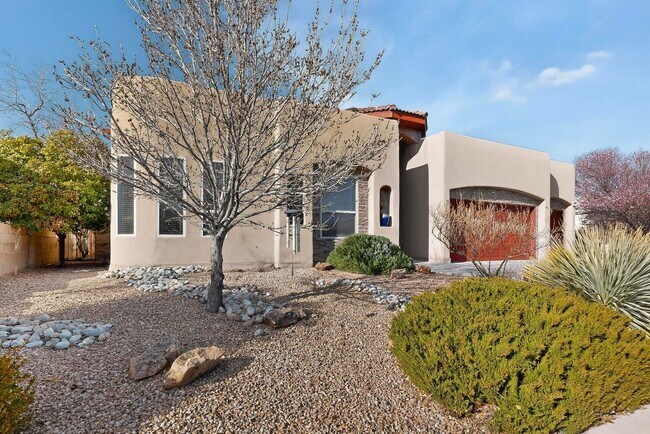 Building Photo - NW Executive Living 3/BD 2.5/BA 3/CG