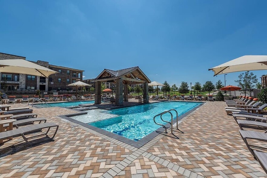 Building Photo - 6300 F 423