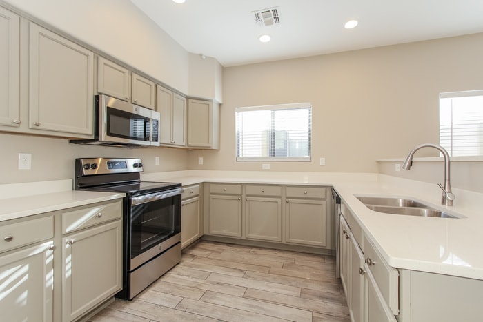 Building Photo - 461 East Placita Rejilla