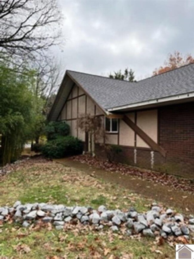 Building Photo - 1075 Friedman Ln