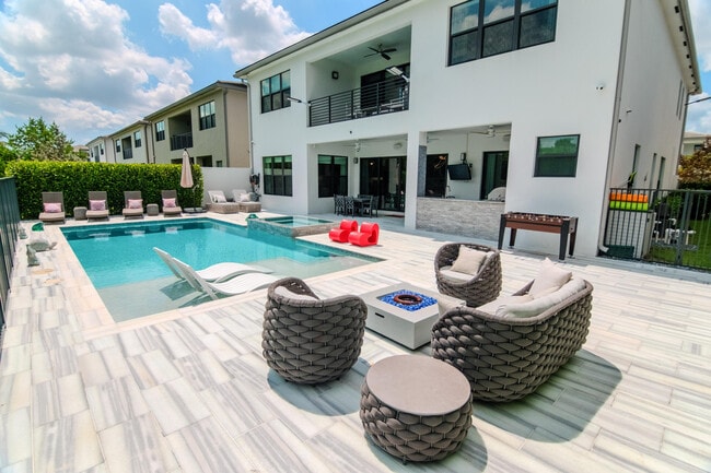 Building Photo - 8305 Fishhawk Falls Ct