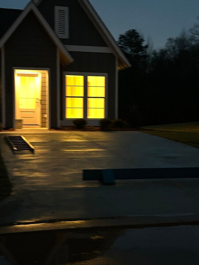 Building Photo - Charming 2BR House in Opelika