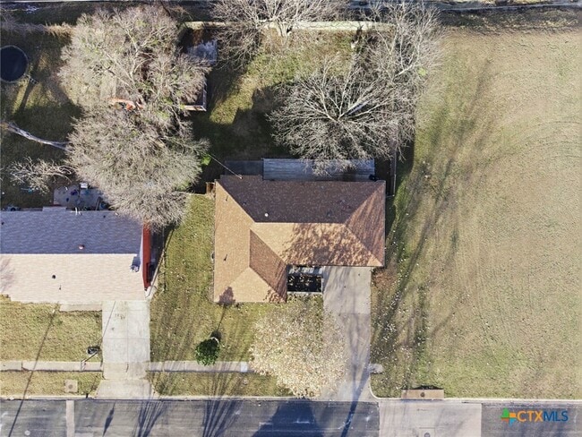 Building Photo - 610 Creek St