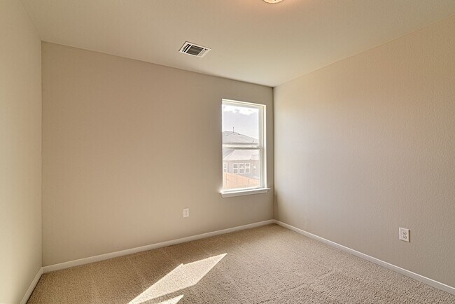 Building Photo - 6601 Loretta White Ln