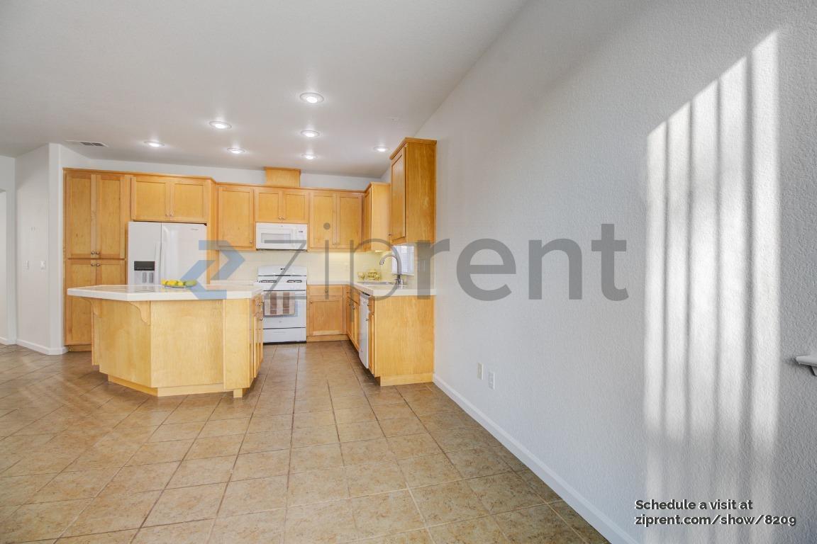 Building Photo - 808 Ann Marie Dr