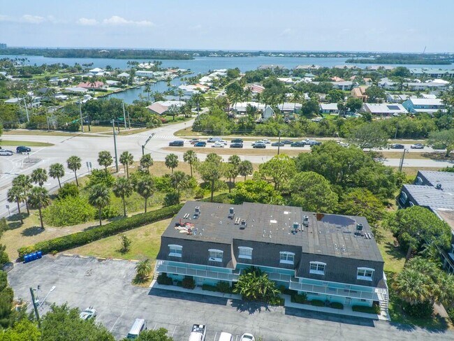 Building Photo - 1901 Indian River Blvd