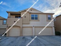 Building Photo - Located in a Gated community!!!