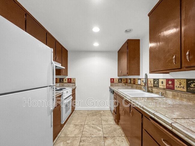 Building Photo - 3012 Sybil Way