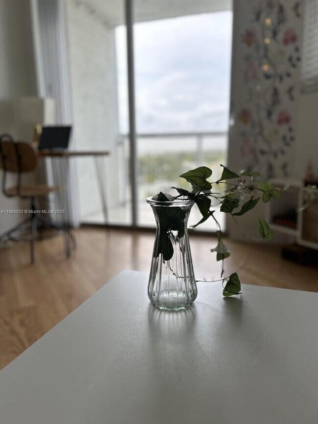 Building Photo - 5880 Collins Ave