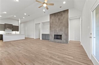 Building Photo - 102 Crooked Trail