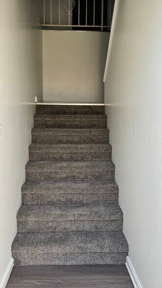 Stairs - 3709 Tiffany Dr