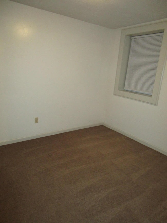 Building Photo - 4325 W Bethany Dr