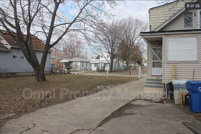 Building Photo - 7568 Hudson Ave