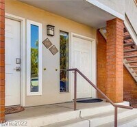 Building Photo - 682 Oakmont Ave