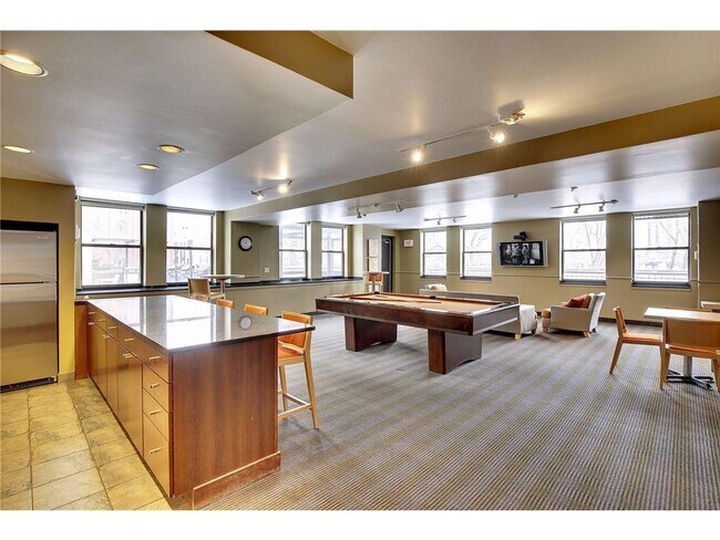 Building Photo - 401 S 1st St