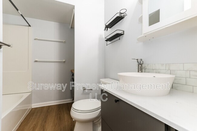 Building Photo - 534B Willow Turn