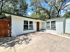 Building Photo - 2309 Devonshire Dr
