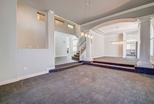 Building Photo - Status: Accepting Applications