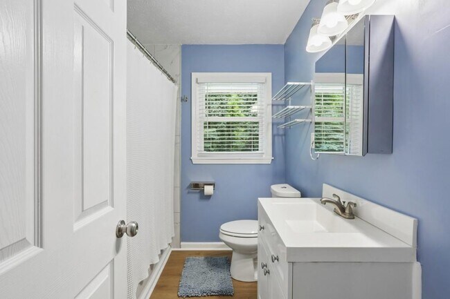 Building Photo - 2891 White Oak Dr