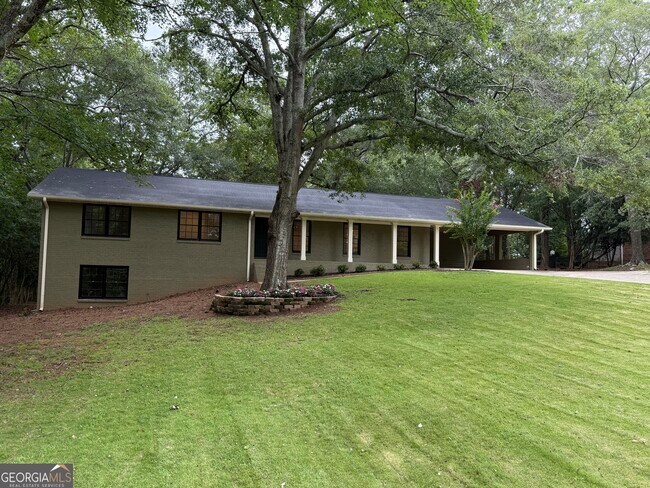 Building Photo - 185 Landor Dr