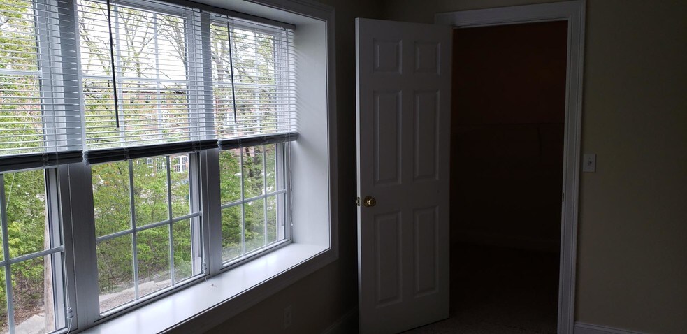 Building Photo - 83 Mechanic St