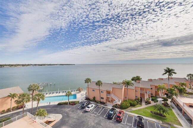 Building Photo - 7430 Sunshine Skyway Ln S