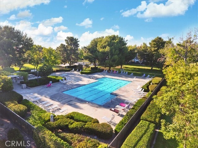 Building Photo - 73 Goldenrod